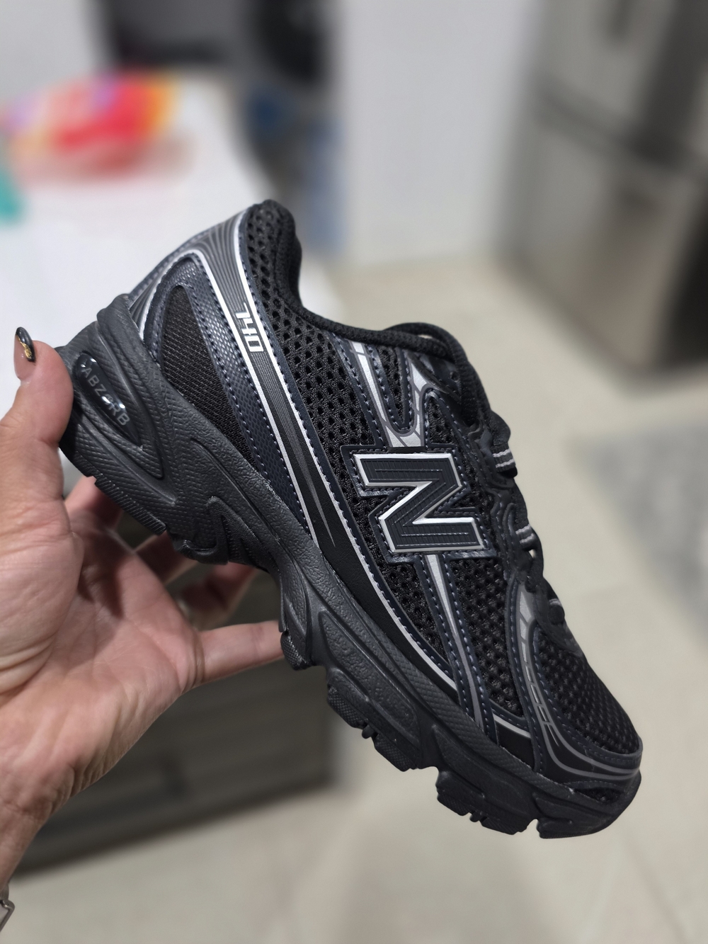 New Balance Men's Black Mesh Athletic Runner